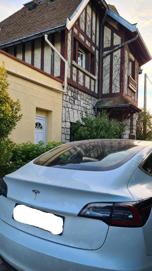 La Rochette  Apakabar Homestay - Proche Gare Melun, Parking Prive, Netflix المظهر الخارجي الصورة