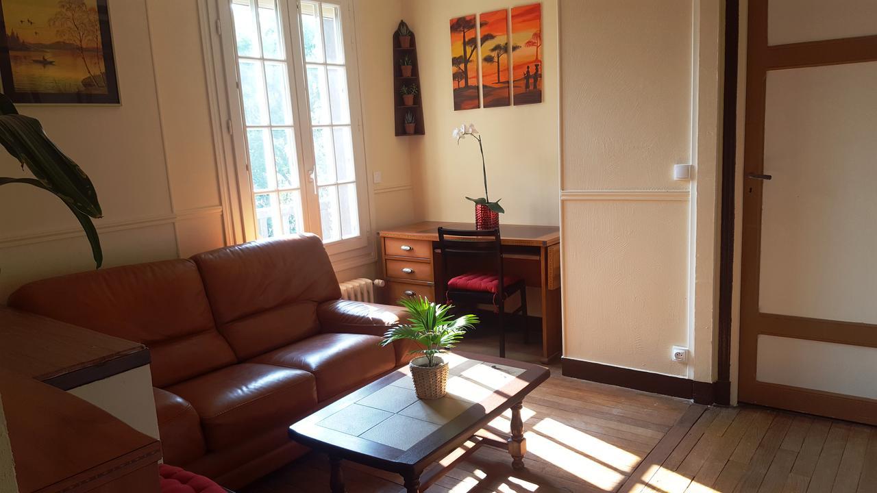 La Rochette  Apakabar Homestay - Proche Gare Melun, Parking Prive, Netflix المظهر الخارجي الصورة